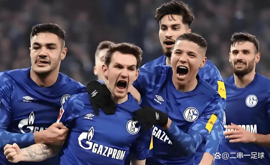 九游官网-包含欧联赛程吃紧，那不勒斯今晚官宣签约，质疑声仍在，更衣室氛围转暖的词条